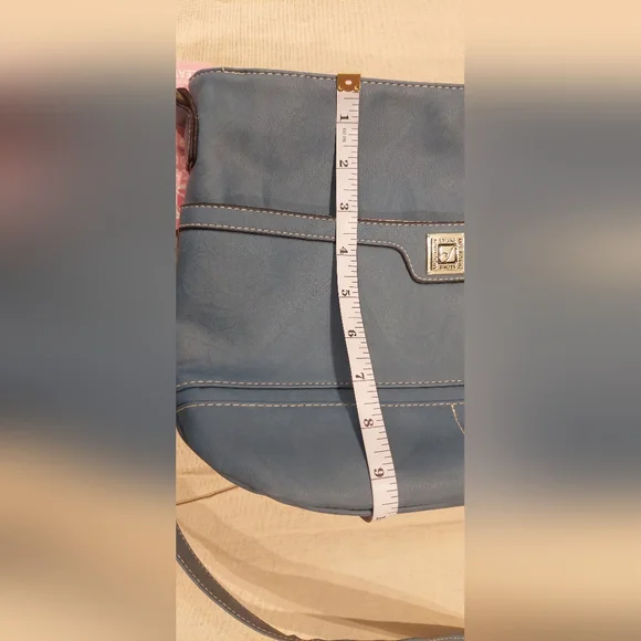 Stone Mountain Accessories Blue Crossbody Bag - Picture 6 of 8
